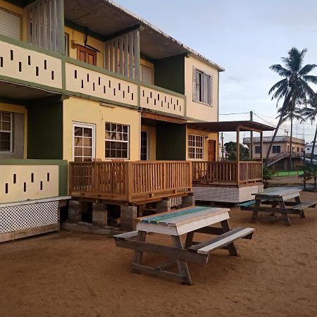 Pal'S On The Beach - Dangriga, Belize Extérieur photo