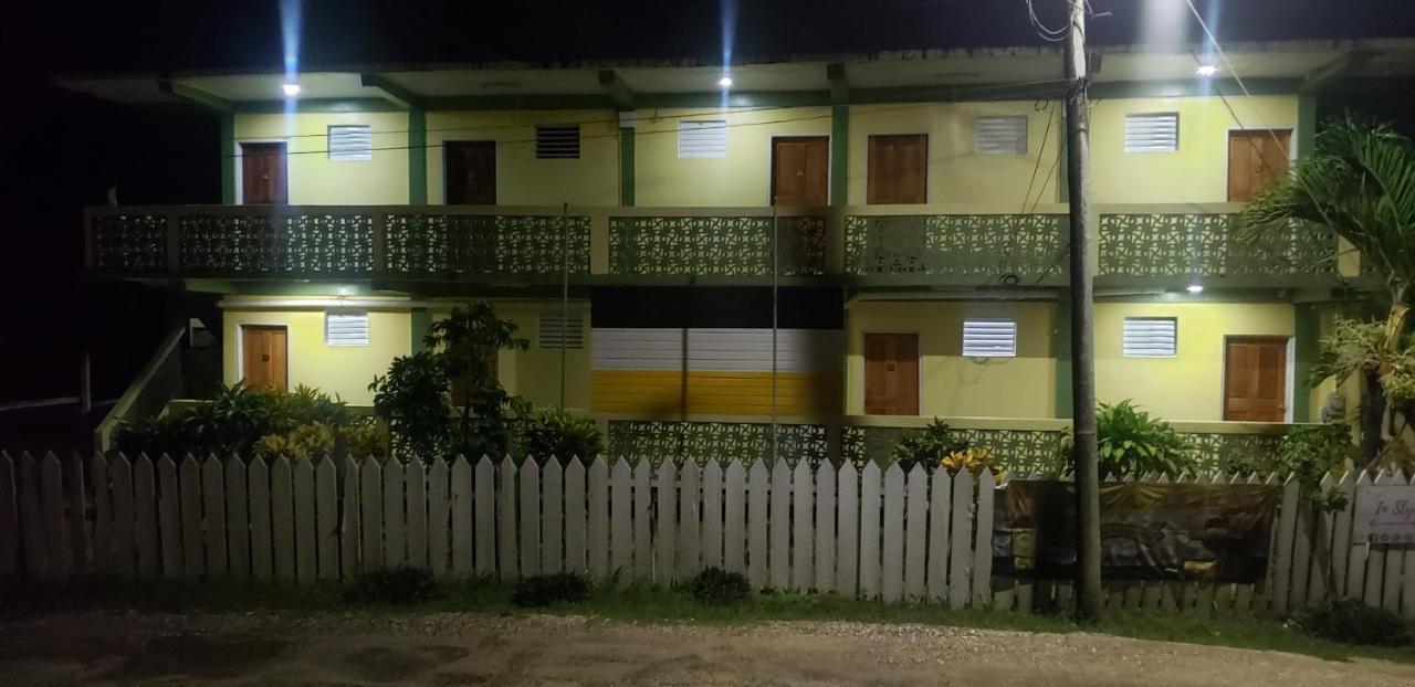 Pal'S On The Beach - Dangriga, Belize Extérieur photo