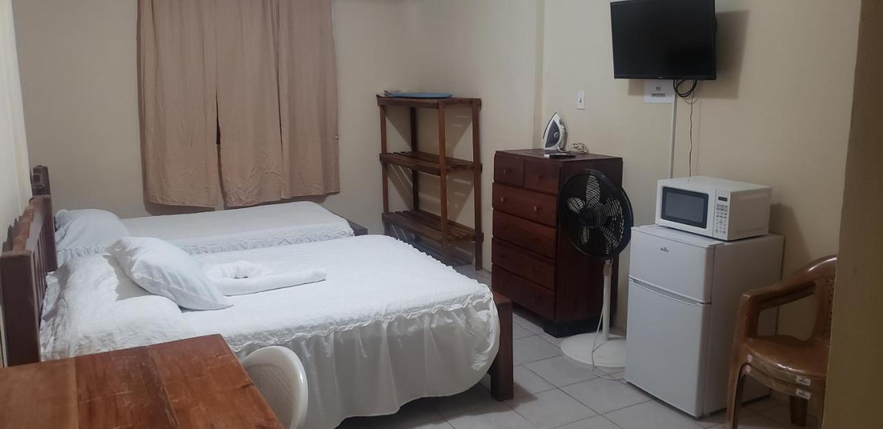 Pal'S On The Beach - Dangriga, Belize Extérieur photo