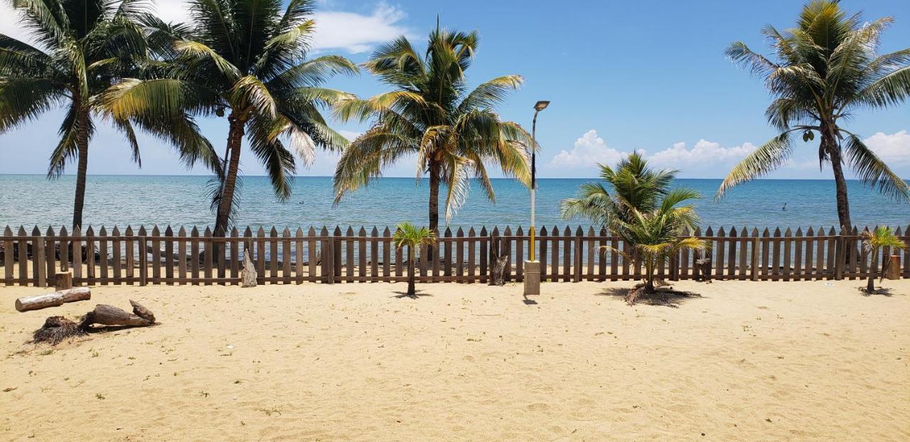Pal'S On The Beach - Dangriga, Belize Extérieur photo