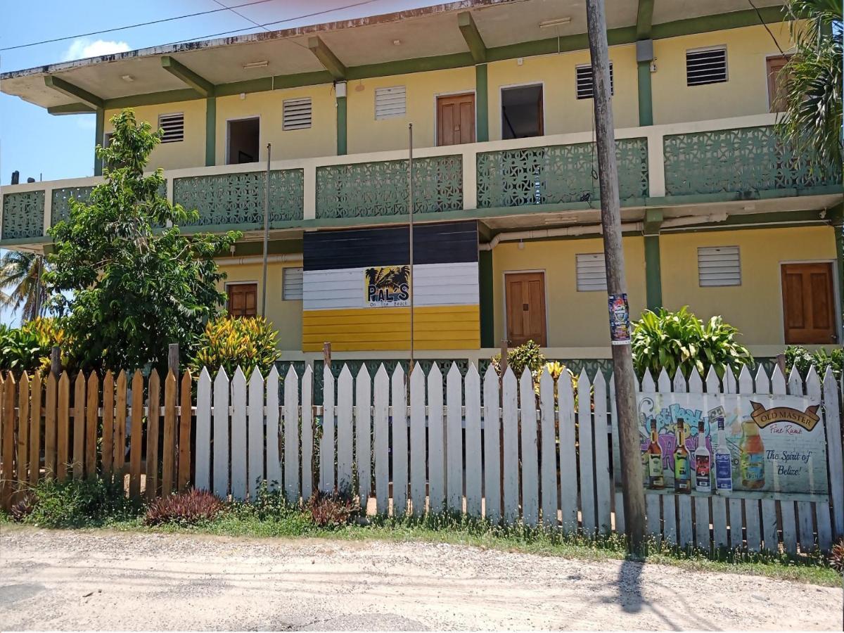 Pal'S On The Beach - Dangriga, Belize Extérieur photo