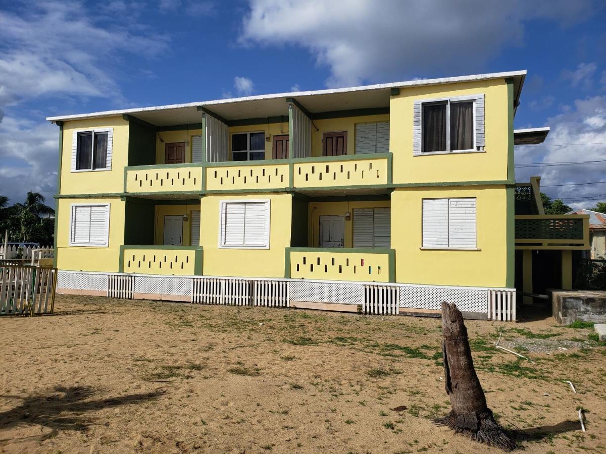Pal'S On The Beach - Dangriga, Belize Extérieur photo