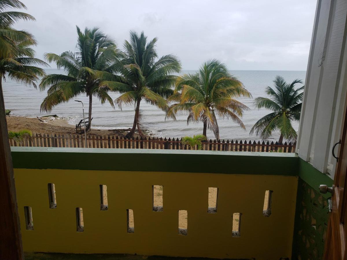 Pal'S On The Beach - Dangriga, Belize Extérieur photo